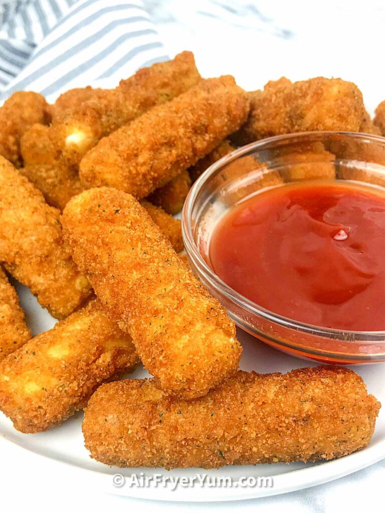 Air fryer Frozen Mozzarella Sticks