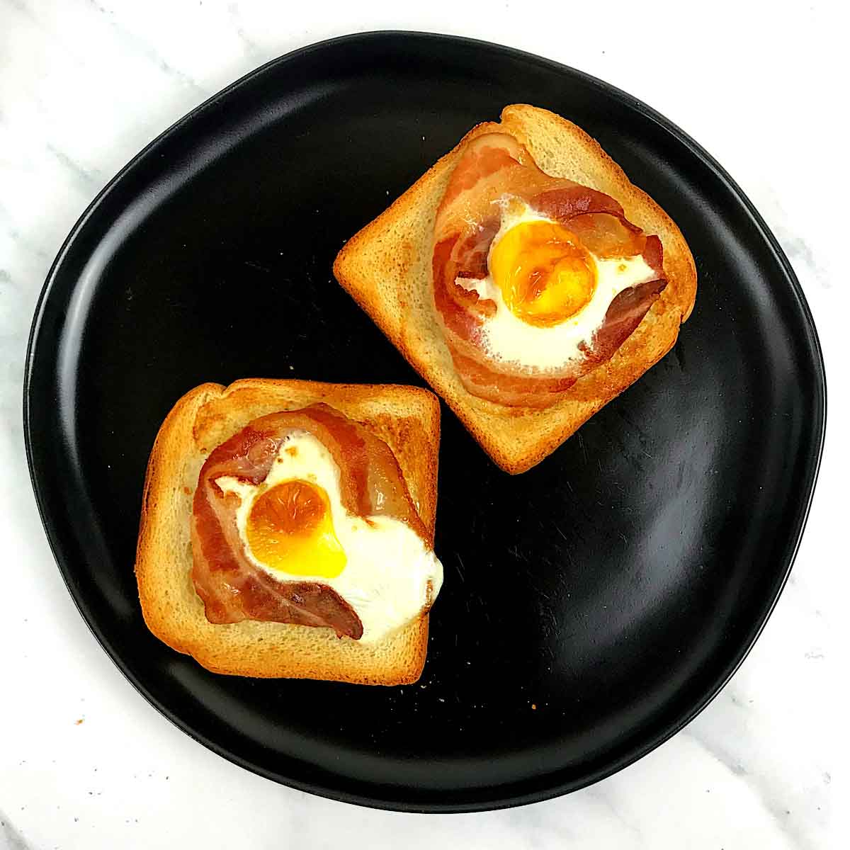 Eggs, Bacon and Toast in Air fryer