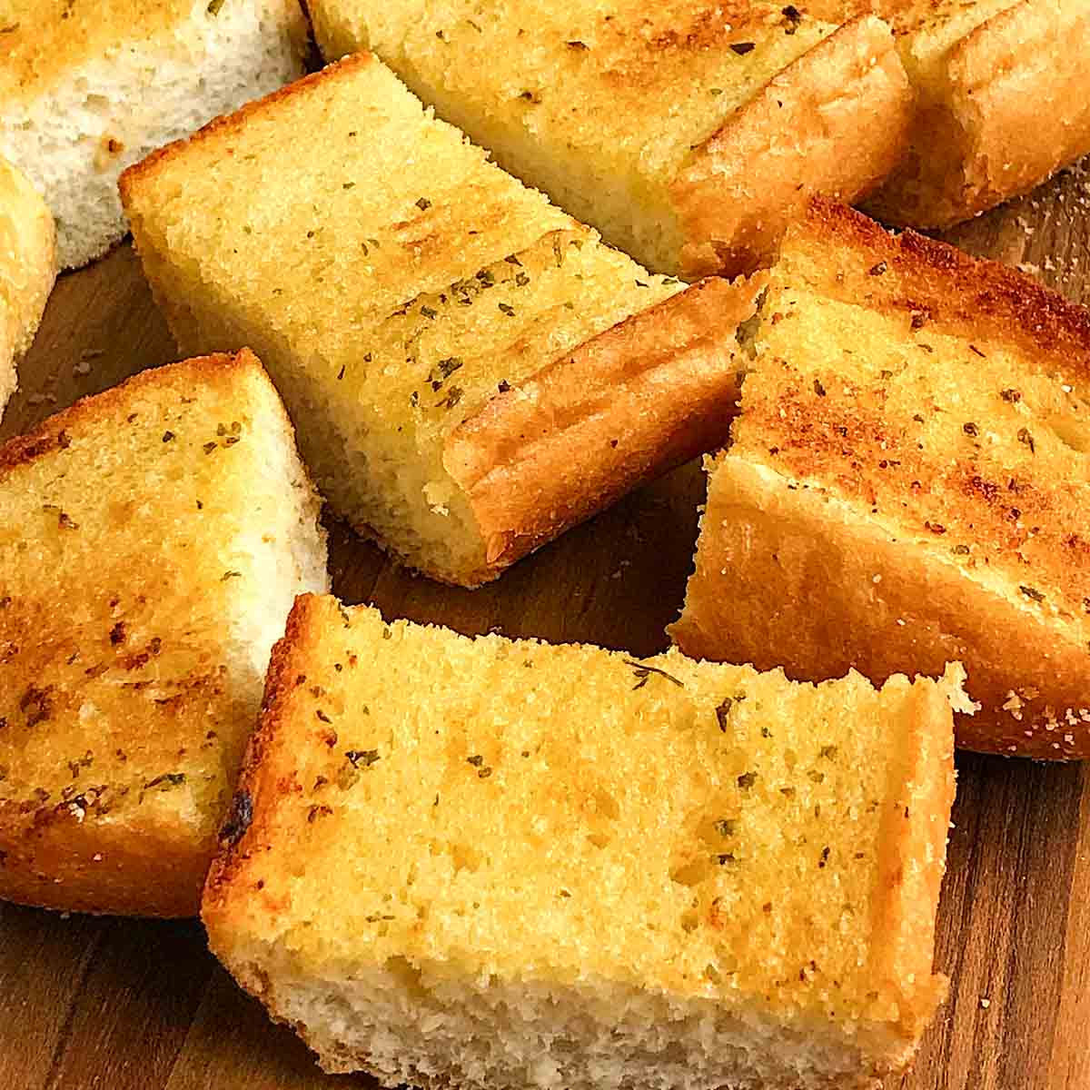 Air fryer frozen garlic bread